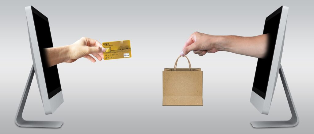クレジットカードと商品の画像
